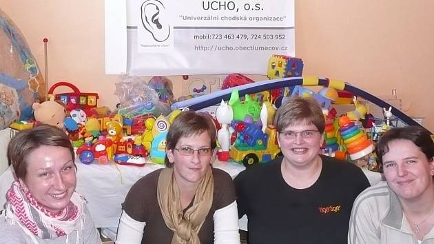 Členky tlumačovského UCHA zorganizovali charitativní sbírku hraček pro Ranou péči Diakonie Stodůlky