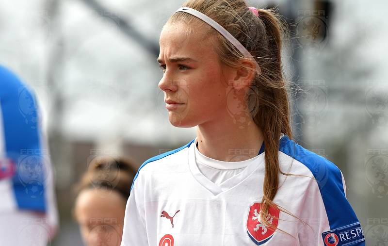 Česká fotbalová reprezentace žen U15 podlehla v Domažlicích Němkám.