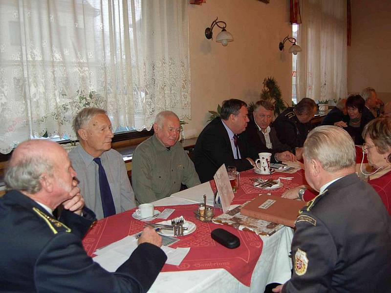 Ze schůze Klubu zasloužilých hasičů Chodska.
