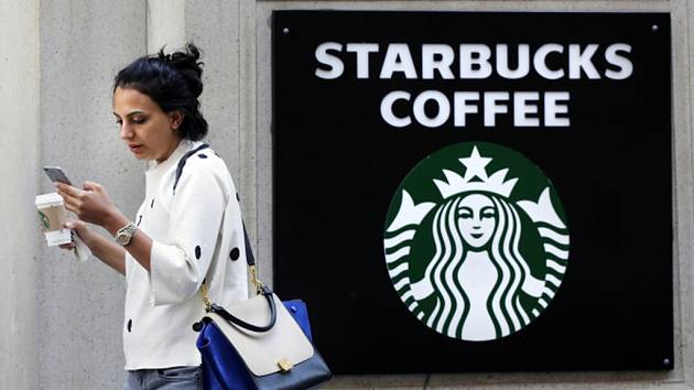 Americký kavárenský řetězec Starbucks se chystá otevřít pobočku v Českých Budějovicích. Ilustrační foto.