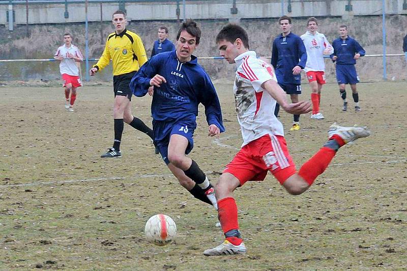 Z utkání fotbalistů FK Holýšov s Tachovem.