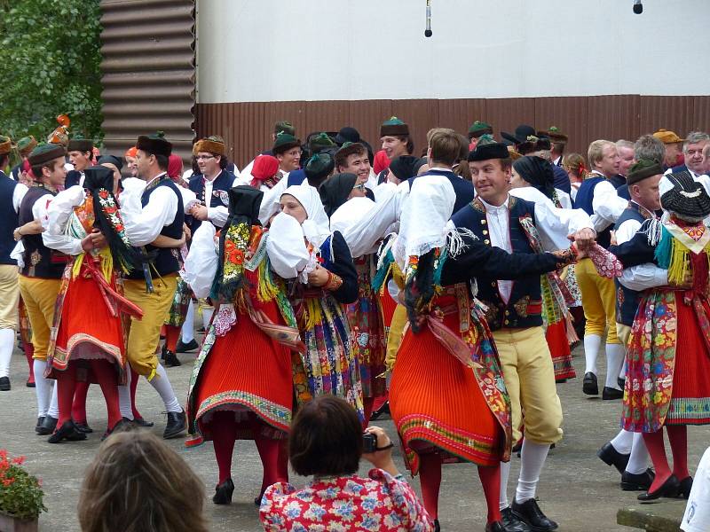 Klenotnicový pořad udělal tečku za svátkem folkloru. 