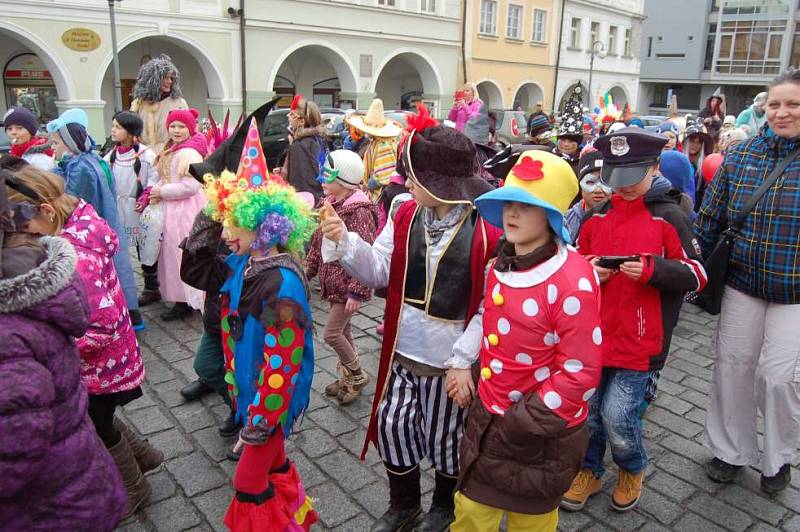 Masopustní průvod dětí z domažlických školních družin.