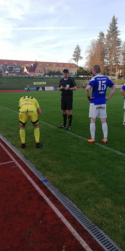 Fortuna:ČFL Jiskra Domažlice (modrobílé dresy) - Olympia Radotín 0:1.