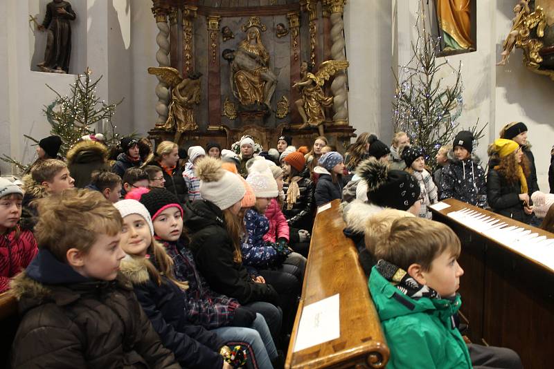 Zahájení tříkrálových sbírek ve Kdyni a Domažlicích.