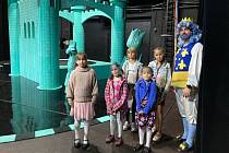 Děti z dětských domovů Horšovský Týn a Plzeň navštívily plzeňské divadlo.