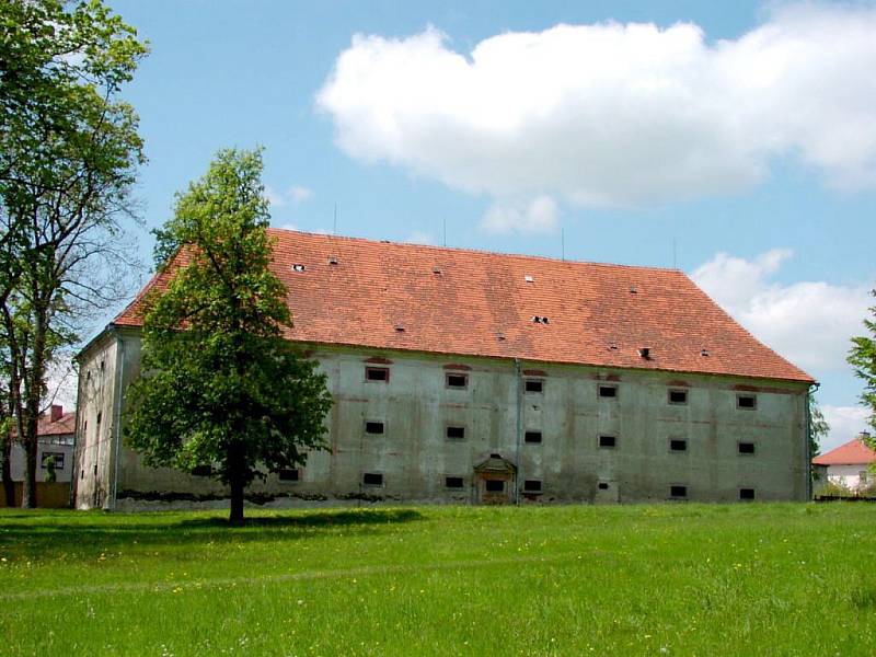 Barokní zámecká sýpka v Horšovském Týně.