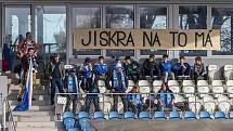 15. kolo FORTUNA ČFL, skupina A: TJ Jiskra Domažlice (na snímku fotbalisté v modrých dresech) - FK Admira Praha 1:1 (0:1).
