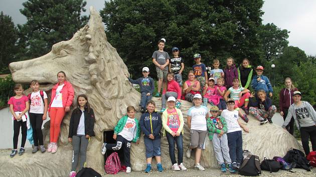 Děti z příměstského tábora navštívili i Hrádek.