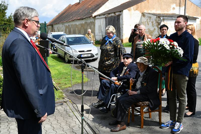 Belgická a polská delegace navštívila ve čtvrtek město Holýšov.