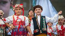 V Domažlicích se tento víkend odehrávají Chodské slavnosti a Vavřinecká pouť. Chodské slavnosti patří vůbec k nejstarším a největším národopisným slavnostem v České republice.