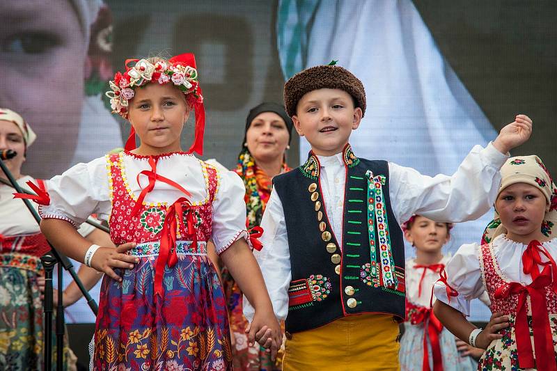 V Domažlicích se tento víkend odehrávají Chodské slavnosti a Vavřinecká pouť. Chodské slavnosti patří vůbec k nejstarším a největším národopisným slavnostem v České republice.