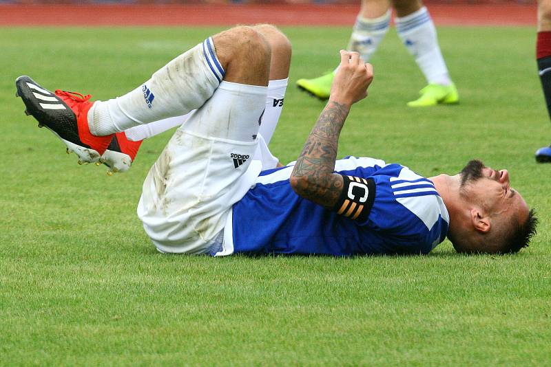 Fotbalisté Domažlic (na archivním snímku hráči v modrobílých dresech) prohráli na hřišti Benešova 3:5.