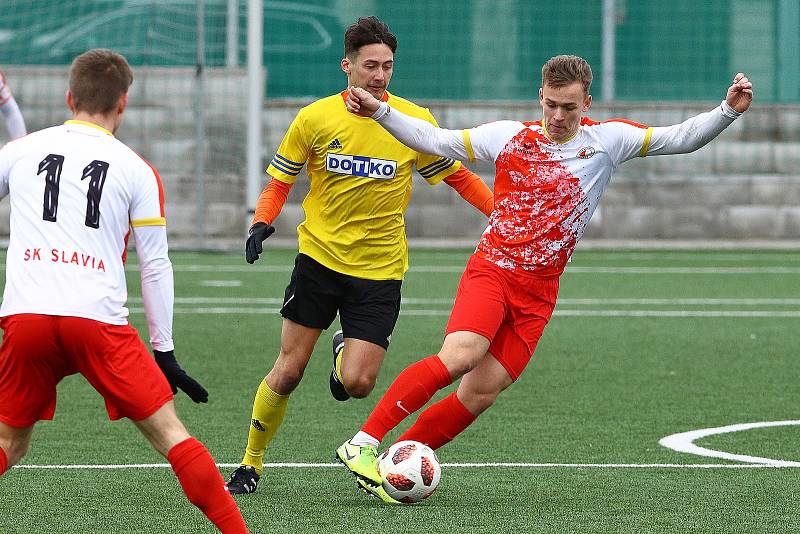 19. kolo KPM: Slavia Vejprnice - Jiskra Domažlice B (žlutí) 1:2.