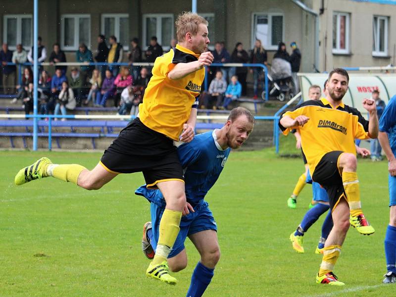 Sousedské derby v Holýšově skončilo vysokou výhrou rezervy domácího FK, která v přímém souboji o osmou příčku tabulky okresního přeboru porazila Kvíčovice 7:2.