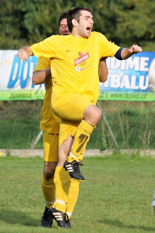 Další fotbalové chodské derby. Tlumačov vs. Milavče.