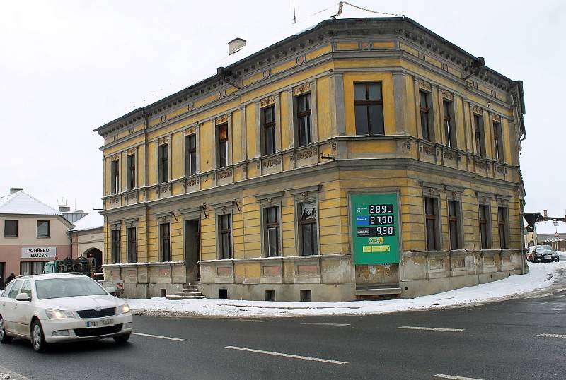 Město objekt v Plzeňské ulici koupilo a chystá se ho opravit. Uvnitř vznikne čtrnáct nových bytů.