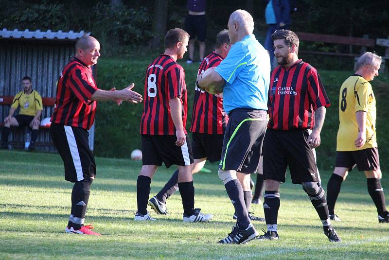 Sokol Hlohová (ve žlutém) - Sokol Všeruby (v červeném) 2:4.