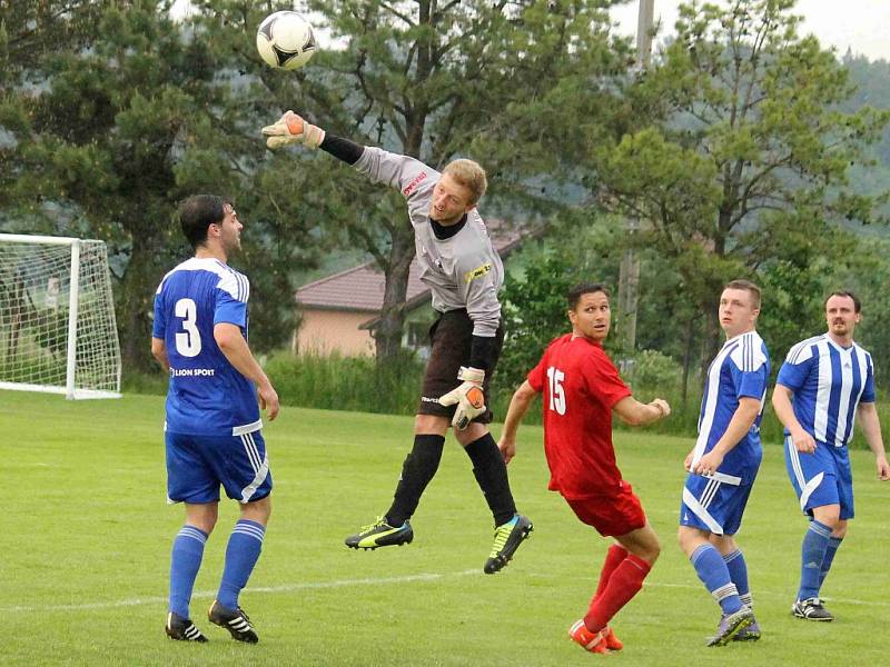 Z utkání fotbalistů Sokola Mrákov a Hraničář Česká Kubice.