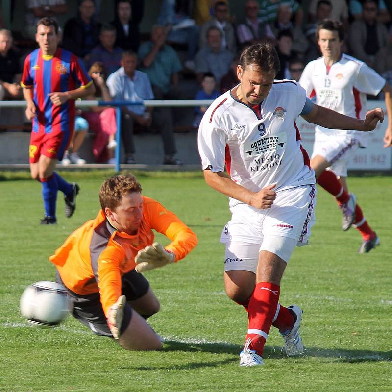 Zápas s SK Klatovy byl prvním mistrovským mačem fotbalistů Slavoje Koloveč A poté, co klub místo divize přihlásil krajský přebor. 