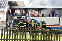 Požár autobusu v Havlovicích.