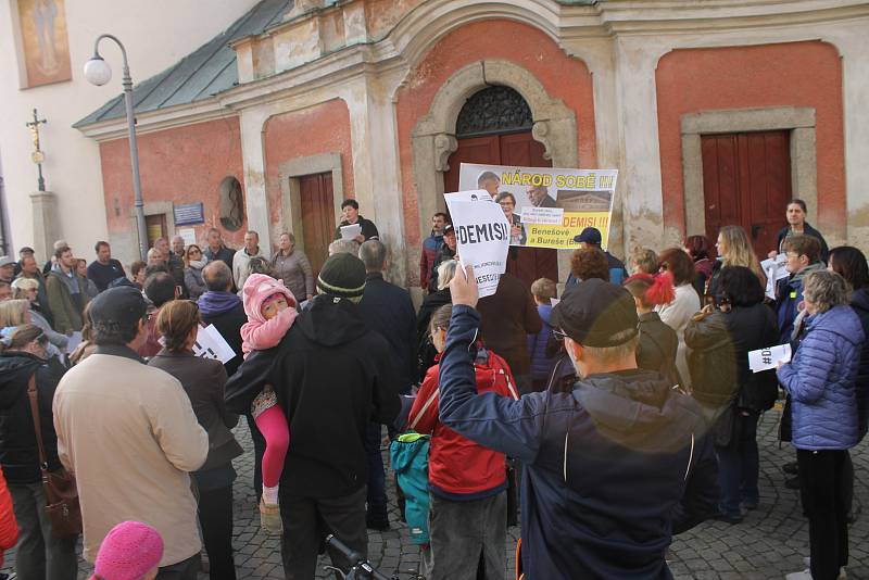 Demonstrace se uskutečnila v pondělí na náměstí Míru.