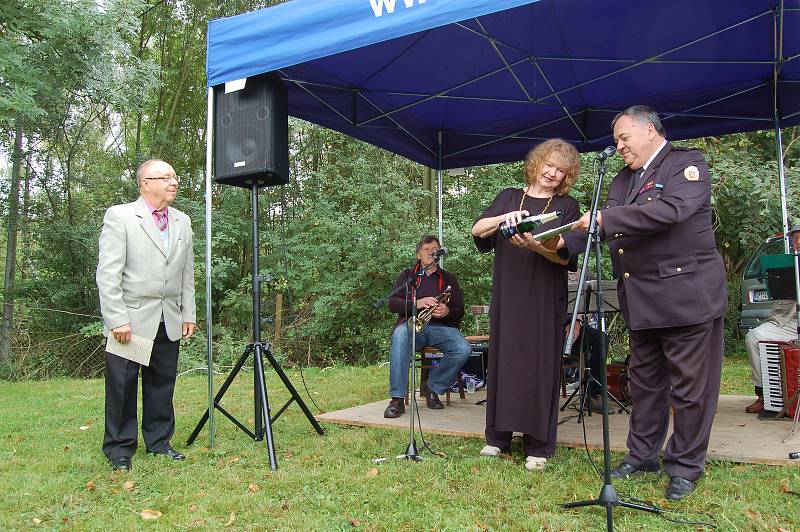 Z křtu publikace Václava Weningera o osadě Filipova Hora.