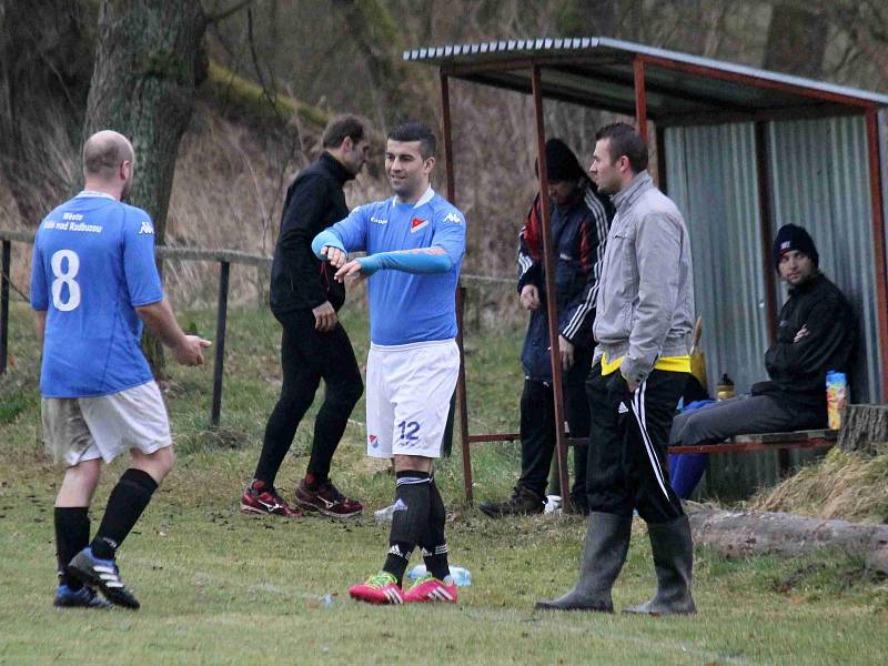 Z utkání mezi fotbalisty Startu Bělá nad Radbuzou a Sokola Kout na Šumavě.