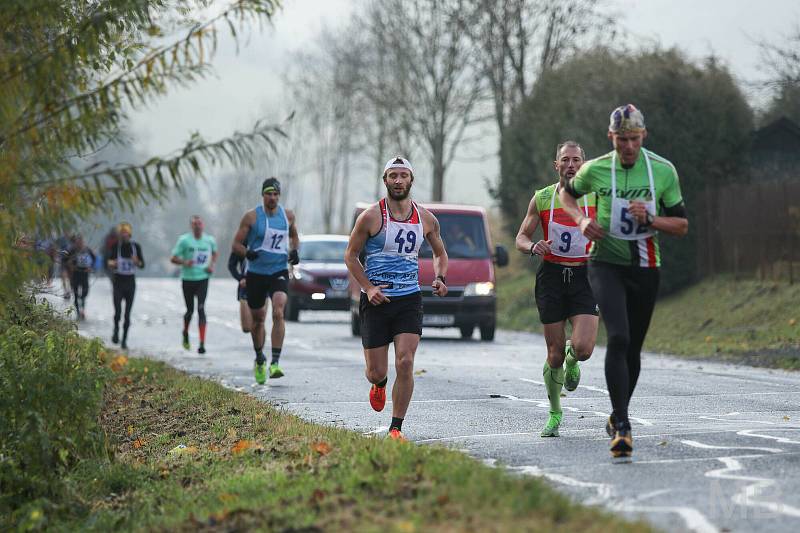 Více než 60 závodníků vyběhlo ze Kdyně na horskou chatu Koráb vzdálenou 6,3 kilometru  s převýšením 365 metrů. Běh se uskutečnil po dvou letech.