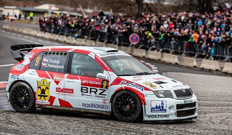 Zatím posledním rallyovým startem byl pro Karla Trněného loňský prosincový Pražský rallysprint, při němž posadil vedle sebe do kokpitu své Škody Fabia WRC moderátorku Primy Evu Perkausovou.