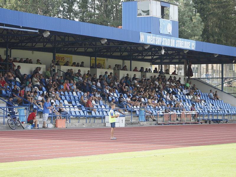 1. kolo MOL Cupu: TJ Jiskra Domažlice (na snímku hráči v bílých dresech) - FK Králův Dvůr 2:1 po prodloužení.