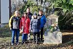 Újezdští si u pomníku v plzeňském pivovaře připomněli výročí Kozinovy popravy