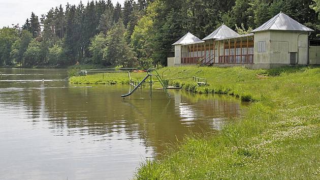 Koupaliště Podhájí u Horšovského Týna.