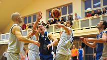 Basketbalisté Jiskry Domažlice utrpěli v Rokycanech v prvním utkání play - off II. ligy mužů porážku.