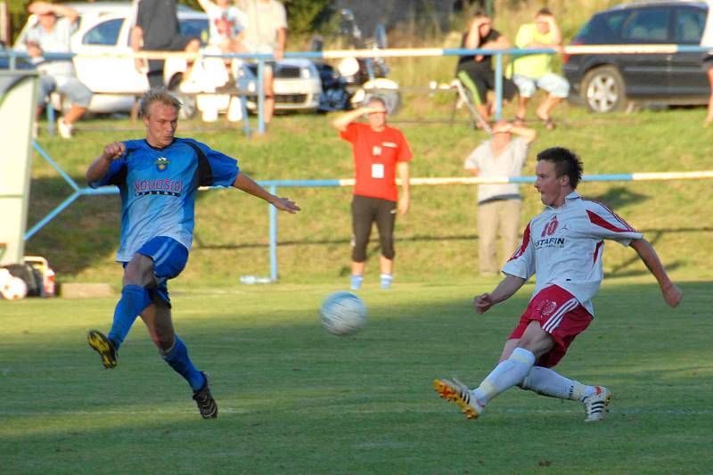 Z utkání fotbalistů FK Holýšov A a FK Horažďovice. 