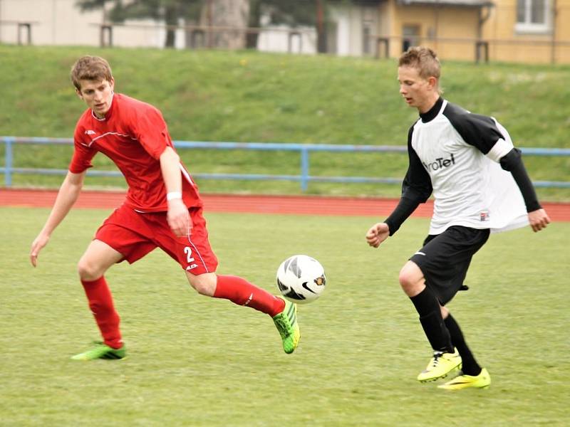 Z utkání starších dorostenců Jiskry Domažlice a FK Tachov.