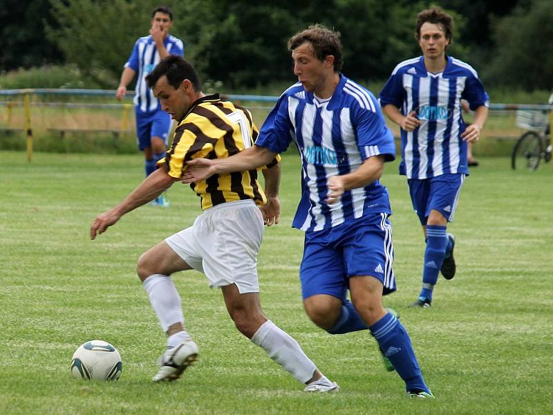 Z pouťového zápasu fotbalistů FK Staňkov s Jiskrou Domažlice B.