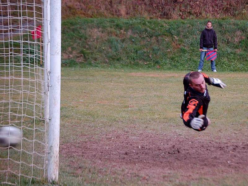 Liga seniorů - Z utkání Hostouně s SG Chudenice.