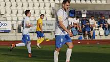 24. kolo FORTUNA ČFL, skupina A: TJ Jiskra Domažlice (bílí) - Benešov 2:0.