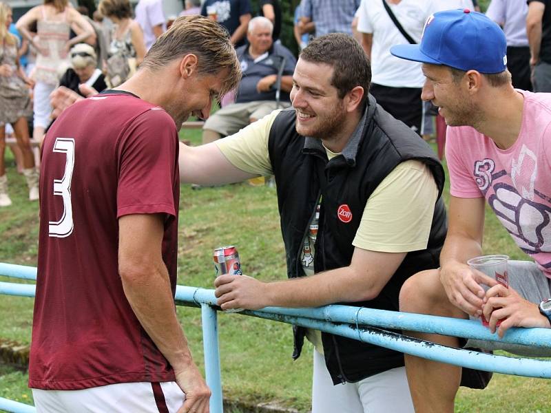 Pouťový zápas fotbalistů Sokola Postřekov a SG Sparta Praha.