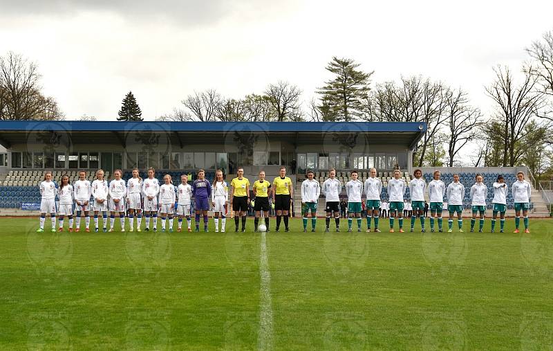 Česká fotbalová reprezentace žen U15 podlehla v Domažlicích Němkám.