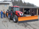 Z předání nového traktoru v DTS Domažlice.