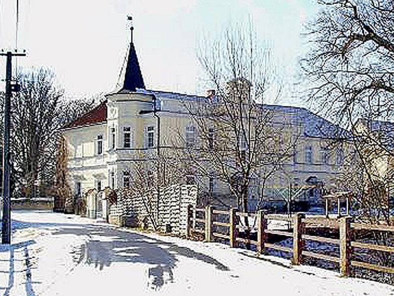 Zámek v Nahošicích. Foto: archiv OÚ Blížejov