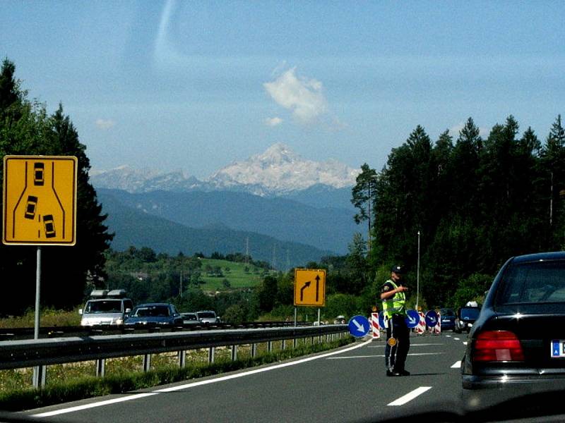 Řada našinců míří na dovolenou do Chorvatska. Musí počítat s eventualitami, jako je oprava dálnice.