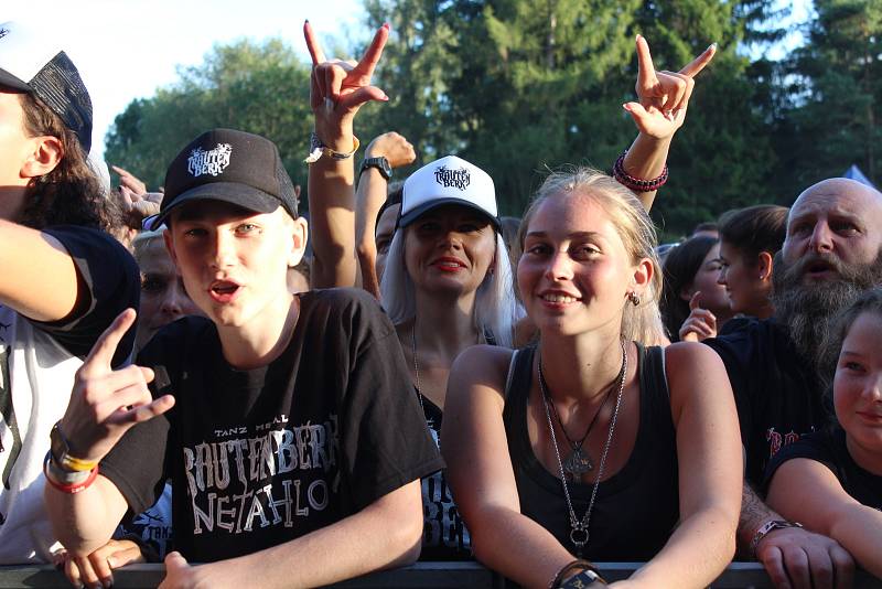 Chodrockfest 2019, druhý den. Nejvíce zazářila kapela Trautenberk.