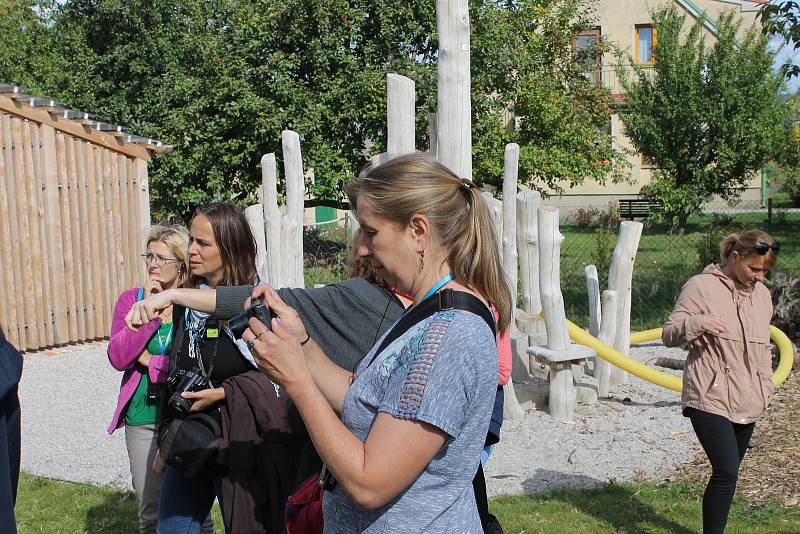 Exkurze na nové zahradě mateřské školy v Klenčí pod Čerchovem.