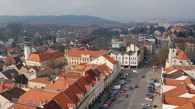 Pohled na město z domažlické šikmé věže.