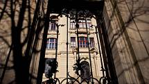 Královéhradecké Rudolfinum, dříve ústav hluchoněmých, sídlo obchodní akademie na Pospíšilově třídě.