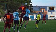 Nedělní derby divize C Nový Bydžov (v modrém) vs. Náchod 2:1
