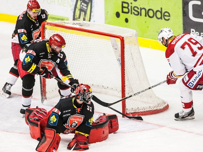 Hokejová extraliga: Mountfield HK - HC Slavia Praha.